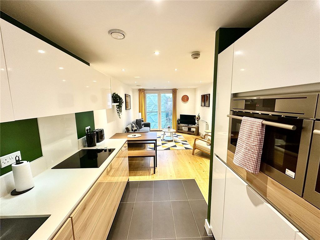 Property photo 2 of 13 Picture No. 12