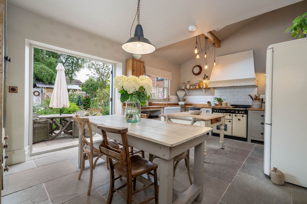 Property photo 3 of 23 Picture No. 06