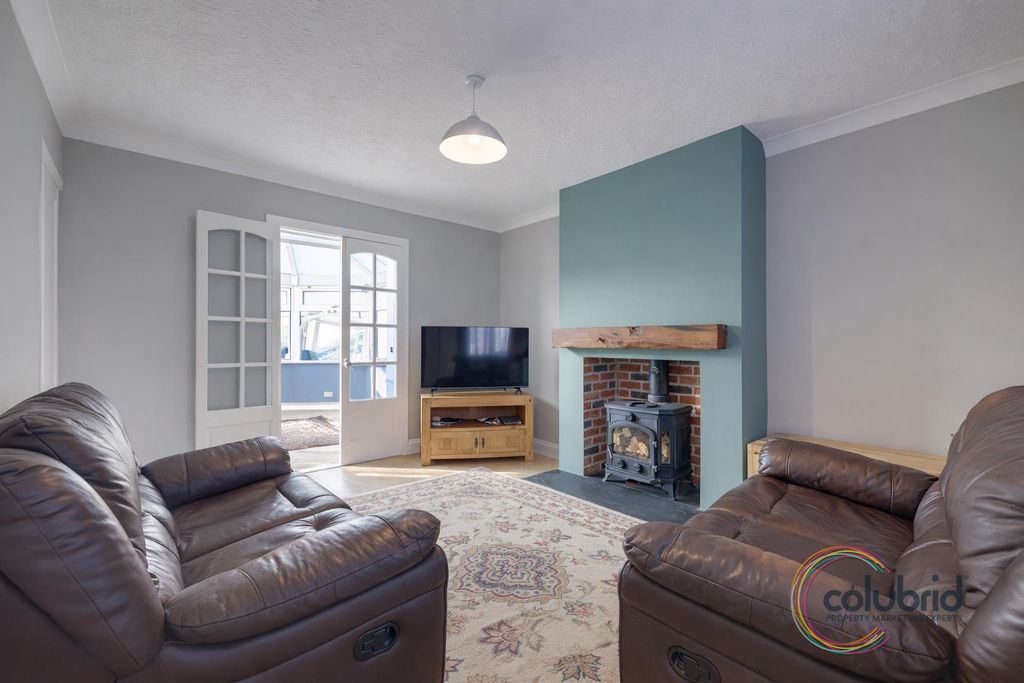 Property photo 3 of 15