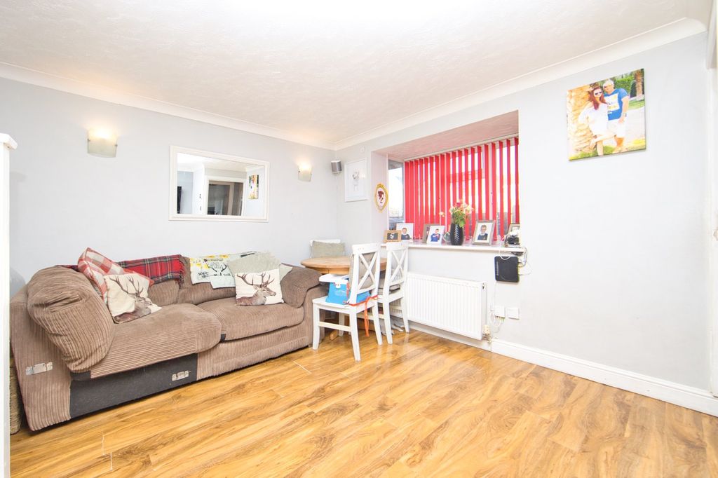 Property photo 2 of 11 Picture 2