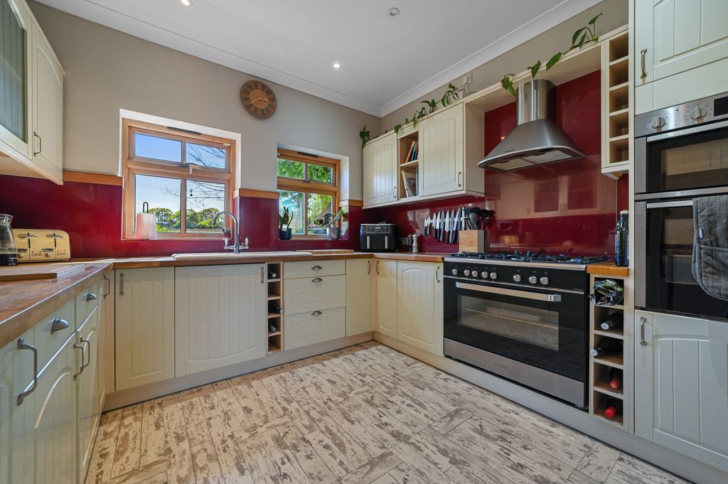 Property photo 2 of 38 Ht-Fc(Col)-Oldpostoffice-23