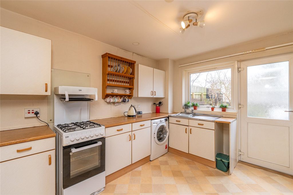 Property photo 3 of 23 Kitchen