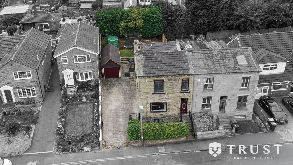 Property photo 2 of 33