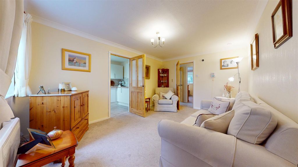 Property photo 2 of 17 Parklands Living Room