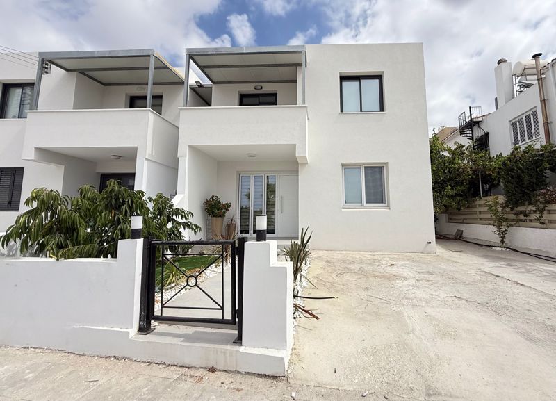 Property photo 1 of 14 Front View
