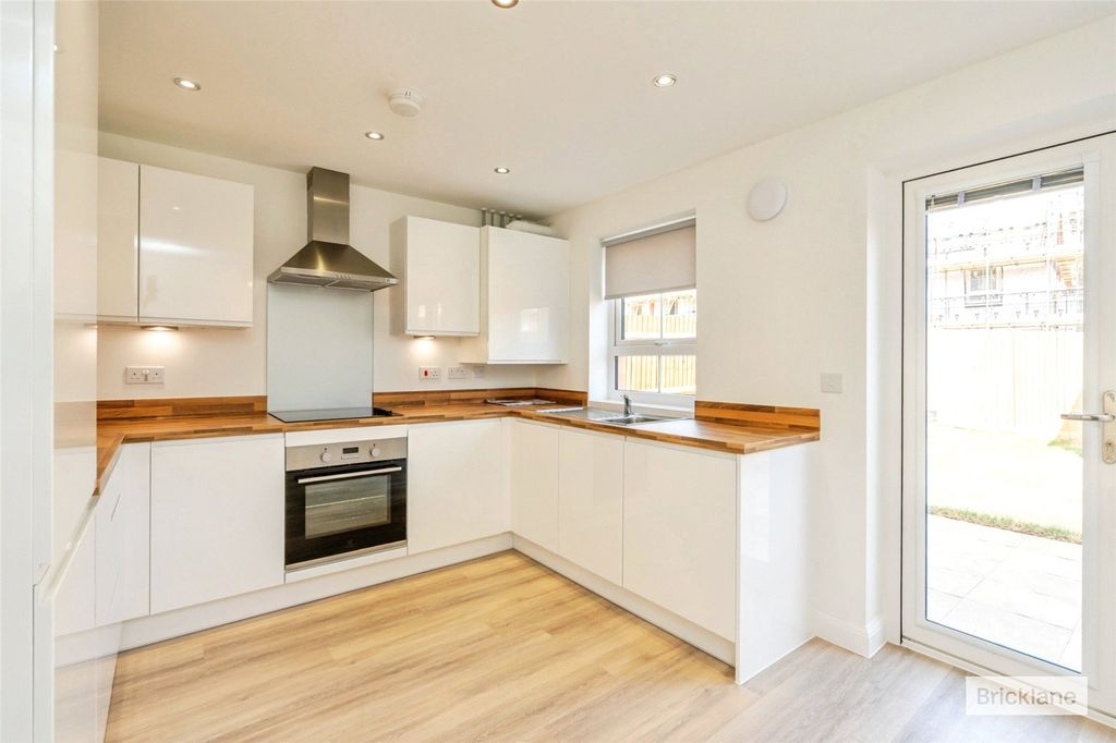 Property photo 2 of 14 Picture No. 09