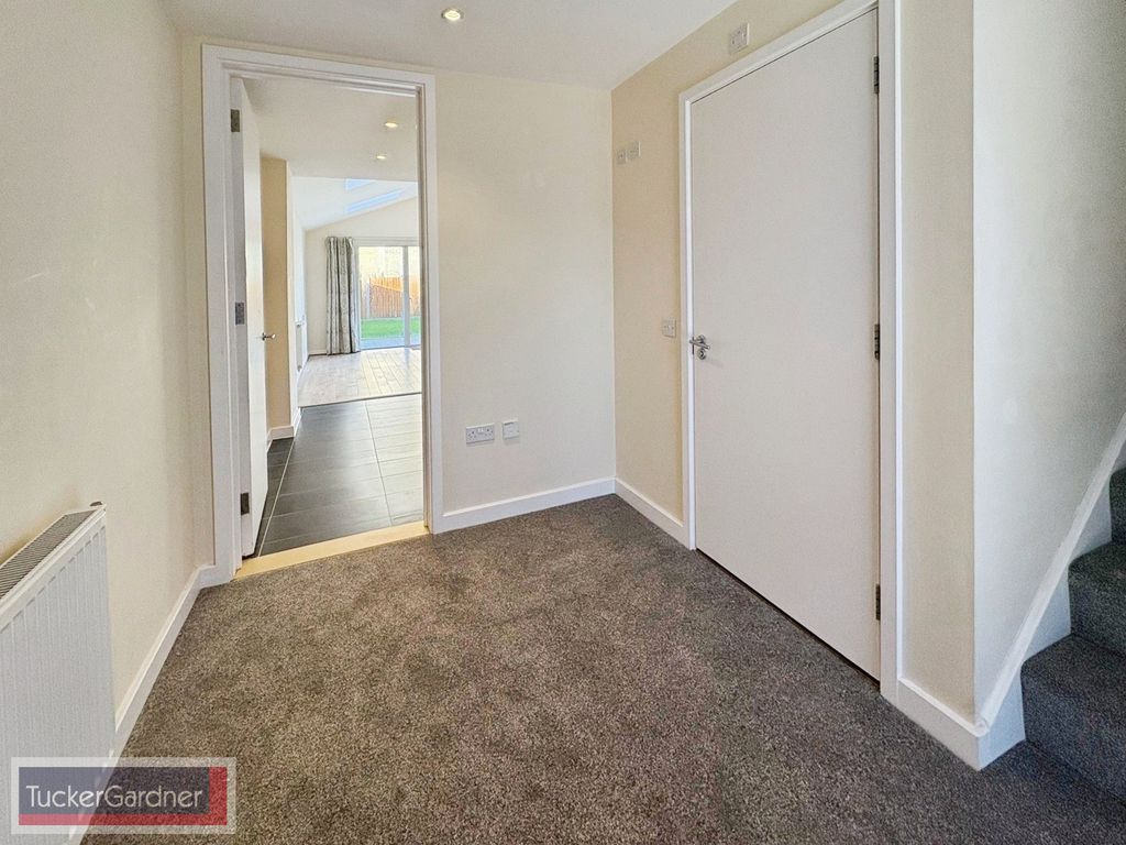 Property photo 2 of 21