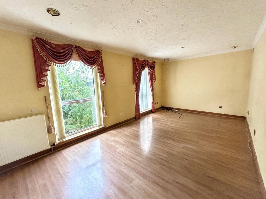 Property photo 3 of 20 Image 2