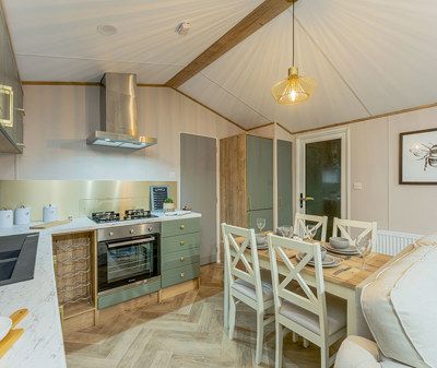 Property photo 3 of 5 Altlas Heritage 403.Jpg