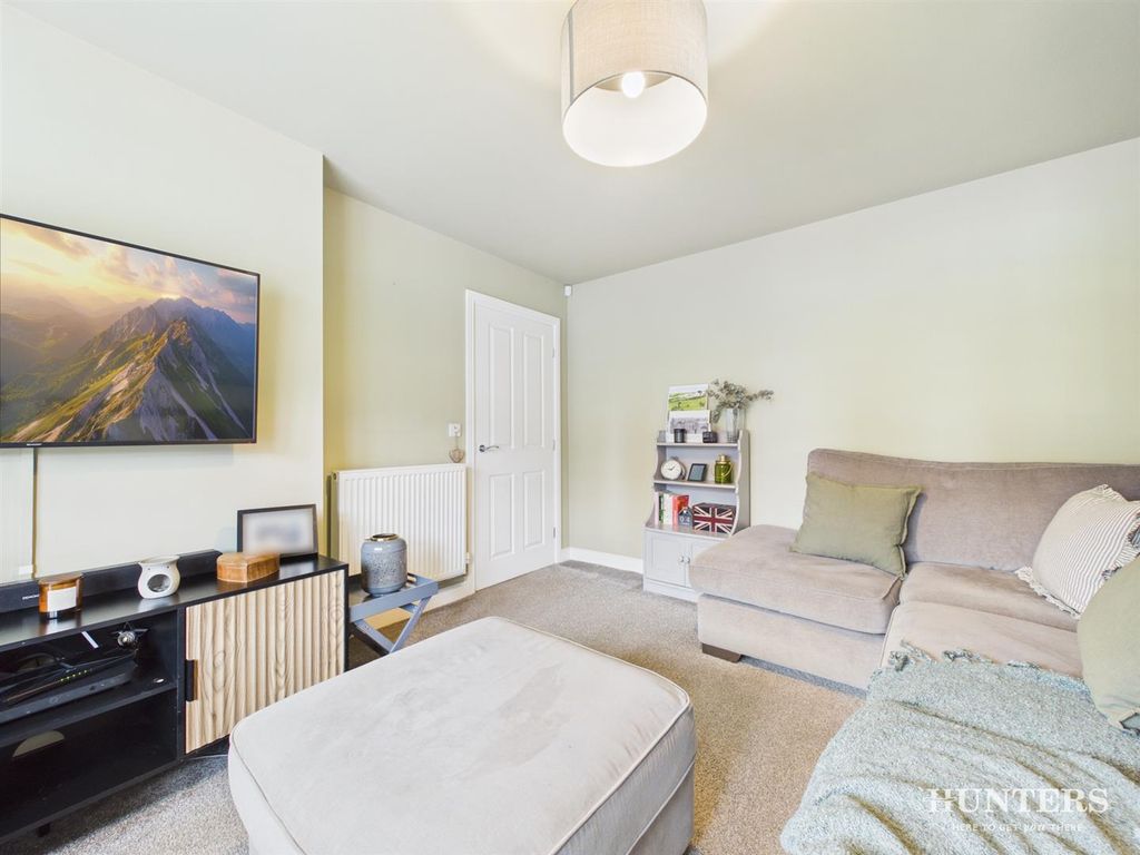 Property photo 3 of 26 Cam05287G0-Pr0231-Still009.Jpg