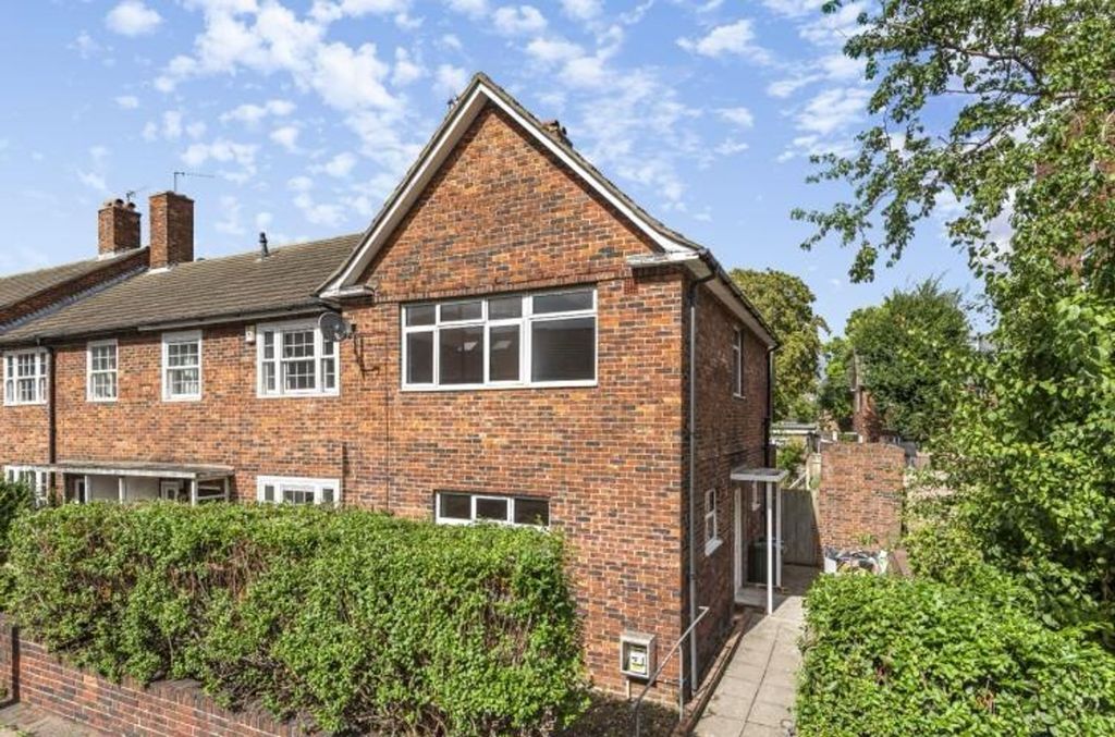 Property photo 1 of 6 External