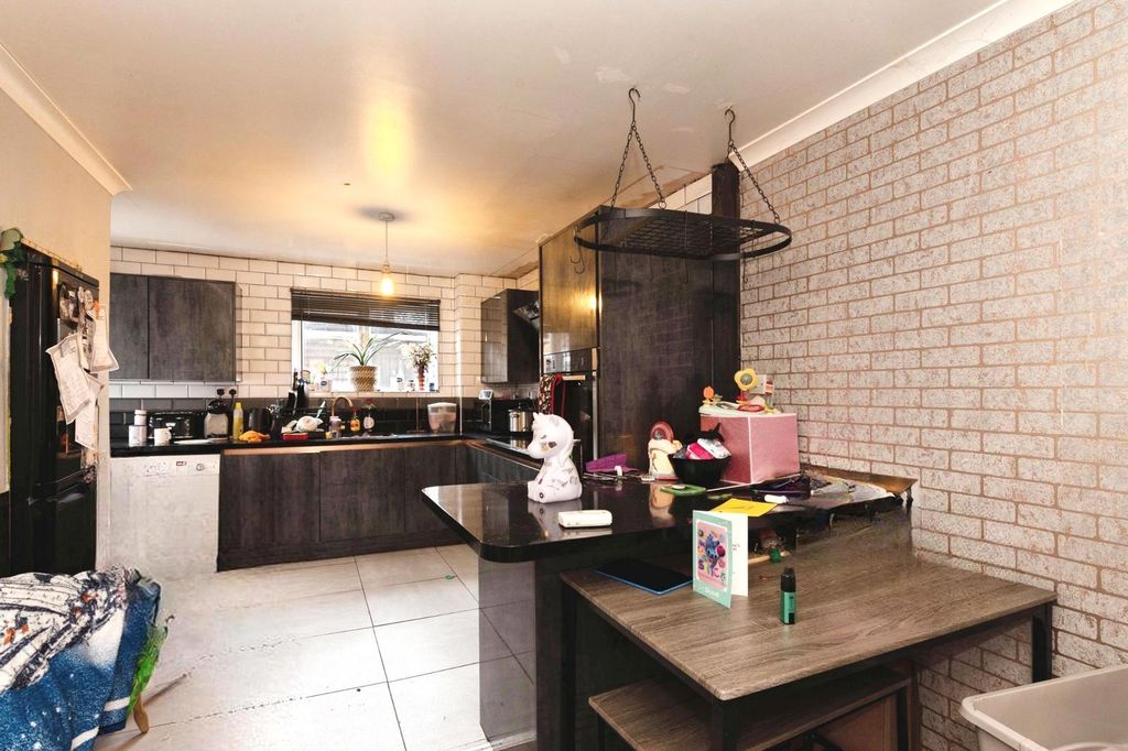 Property photo 2 of 6 Pbox-Img.Jpg