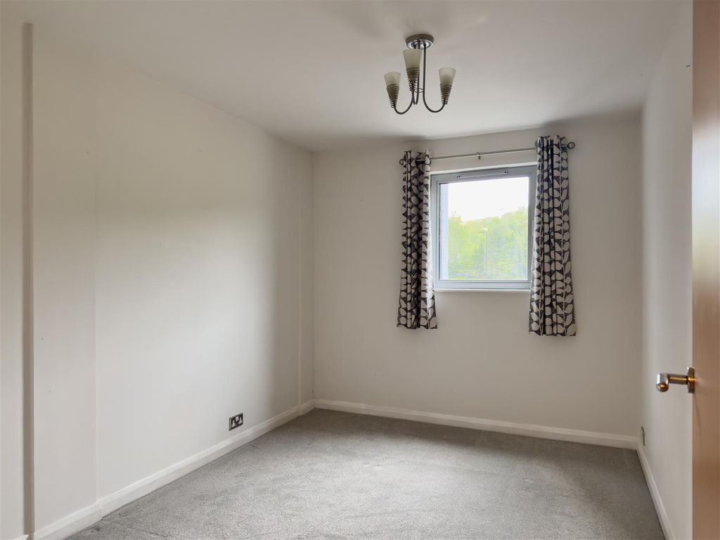 Additional image 12 of 2 bed flat to rentPierhead View, Penarth Marina CF64