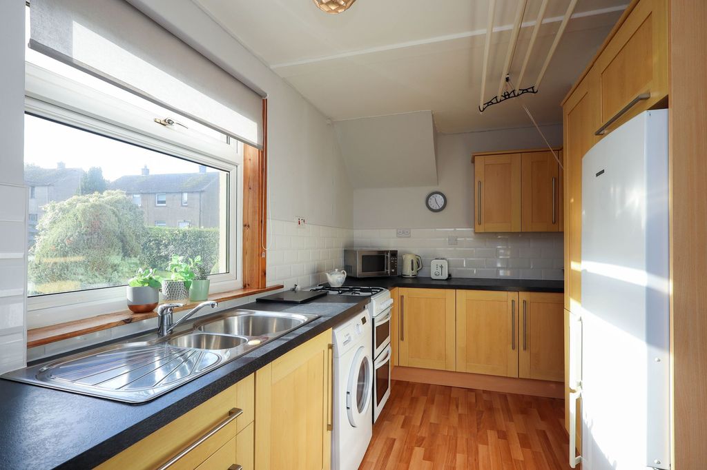 Property photo 3 of 23 Kitchen