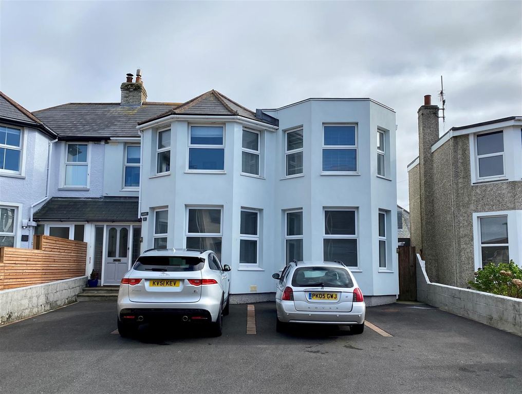 Property photo 1 of 4 35 Pentire Avenue