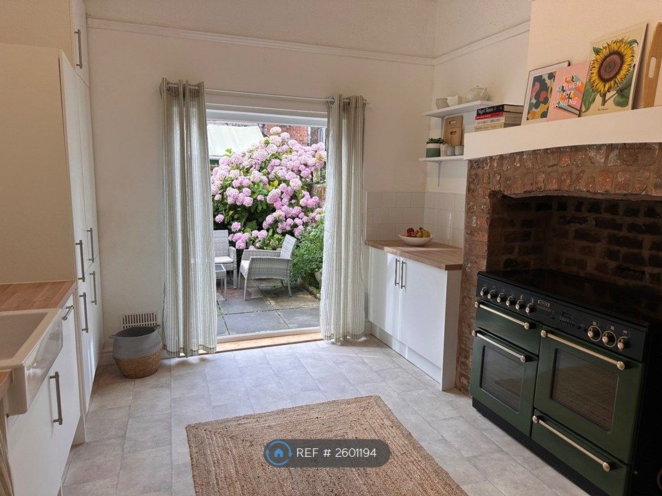 Property photo 3 of 35