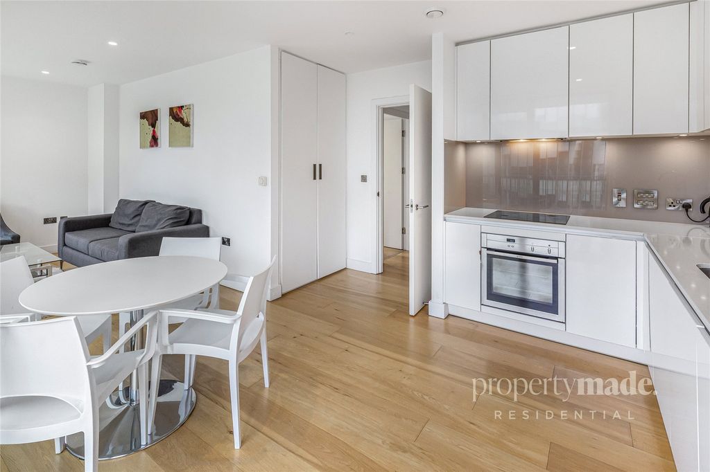 Property photo 3 of 16 Picture No. 17