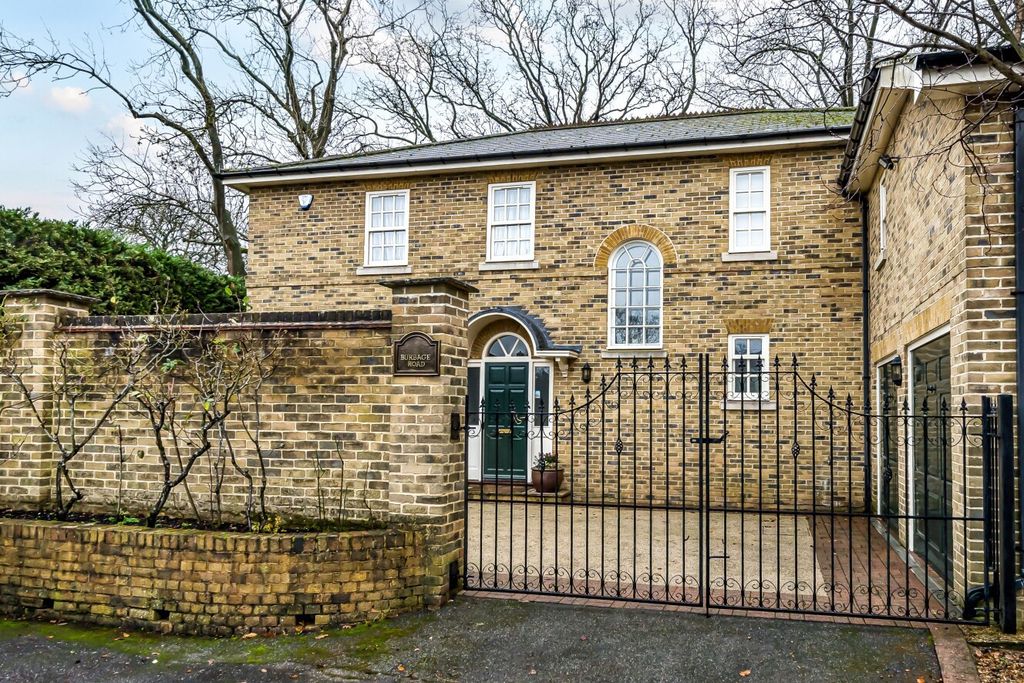 Property photo 1 of 23 1402190-31-6970F2...