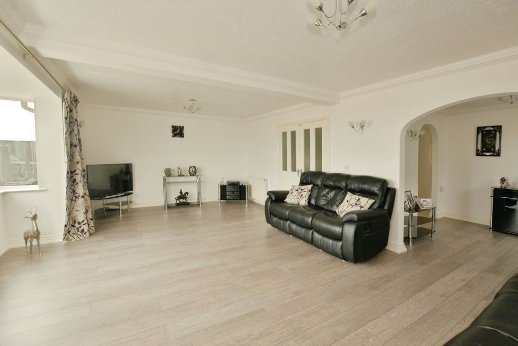 Property photo 2 of 21 Pbox-Img.Jpg