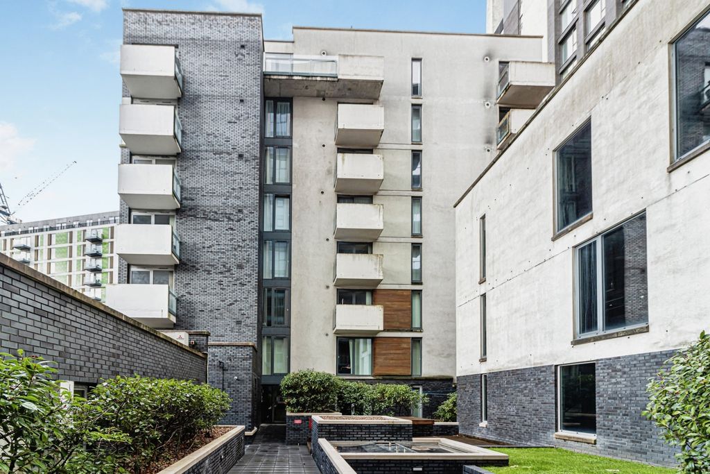 Property photo 1 of 8 Photo