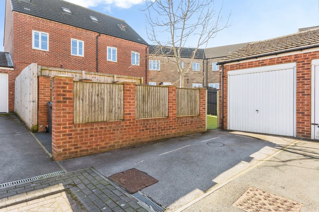 Property photo 3 of 16