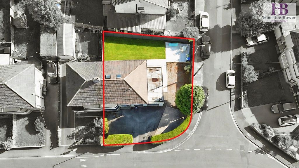 Property photo 2 of 22 Enfield