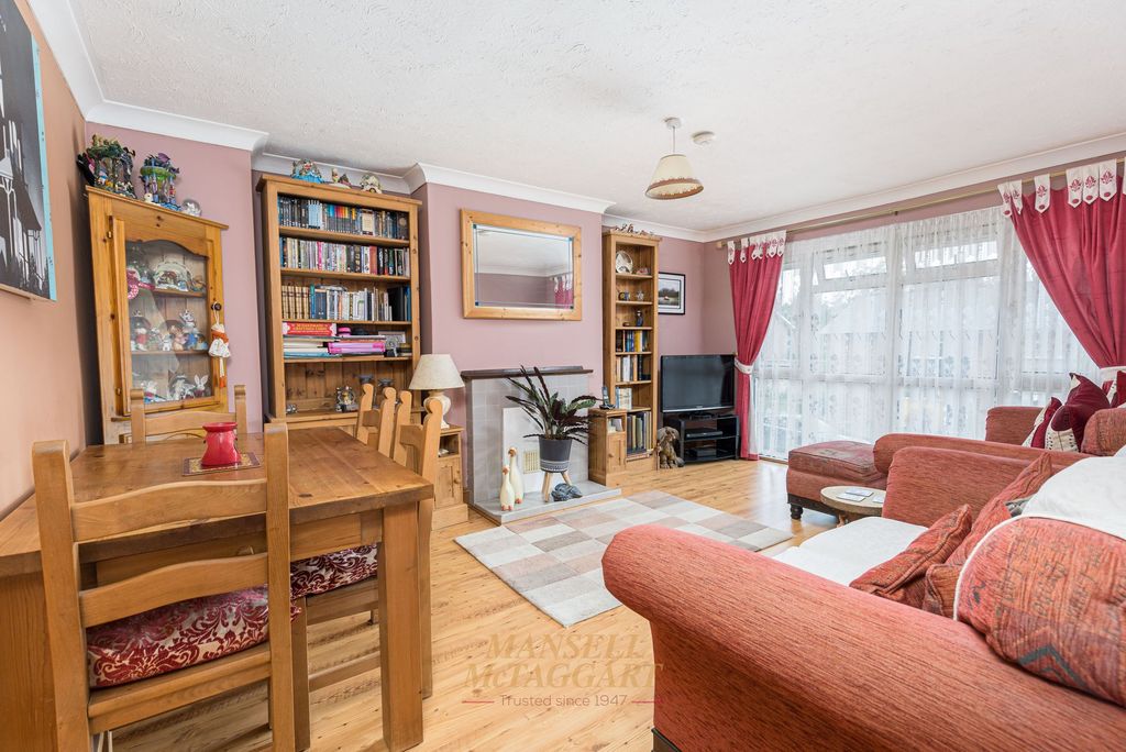Property photo 3 of 19