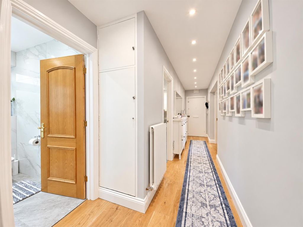 Property photo 3 of 19 Hallway