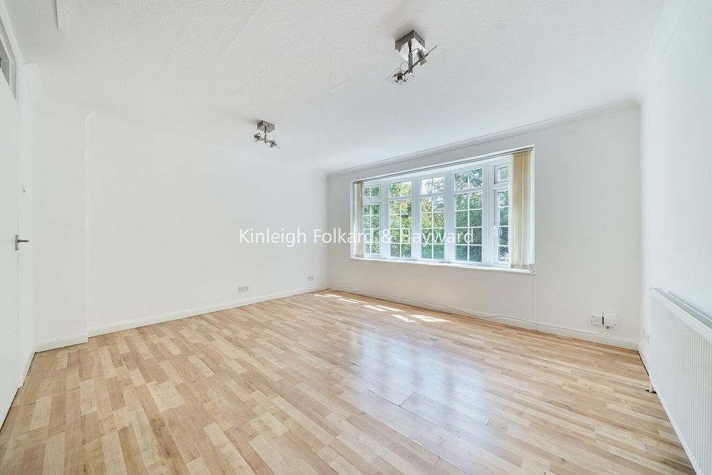 Property photo 2 of 23 Picture No. 08