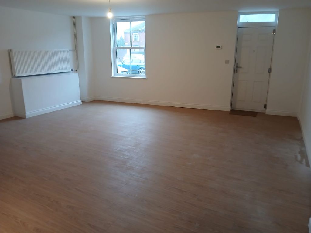 Property photo 2 of 4 Living Room