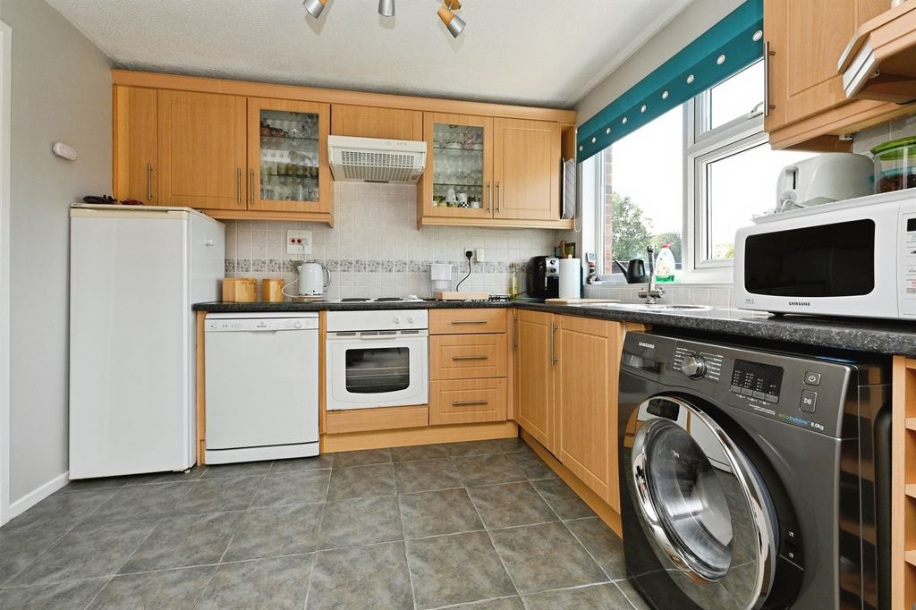 Property photo 2 of 16