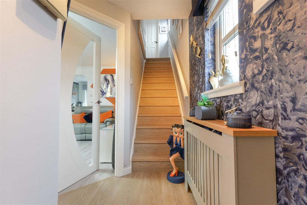 Property photo 2 of 22 2