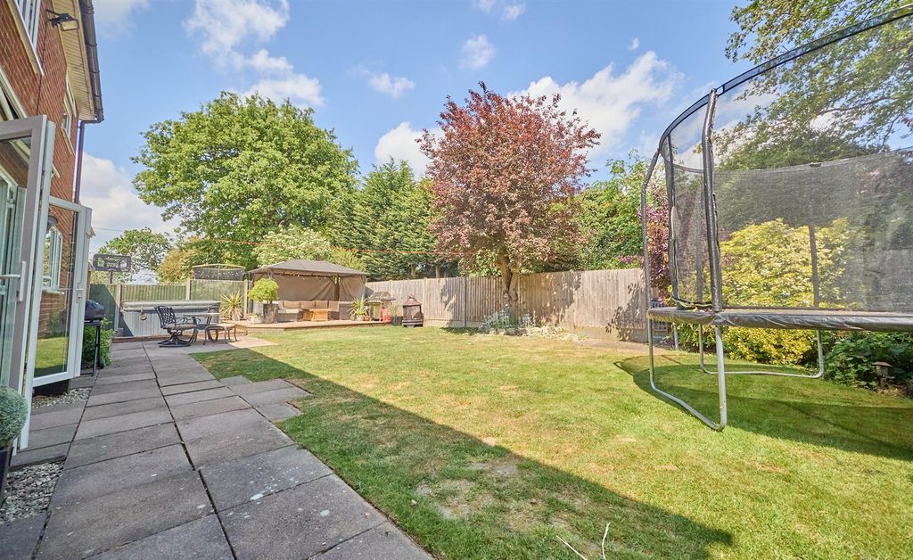 Property photo 3 of 28 Outside