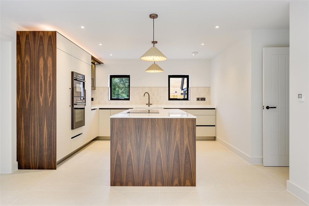 Property photo 2 of 24 Img (15).Jpg