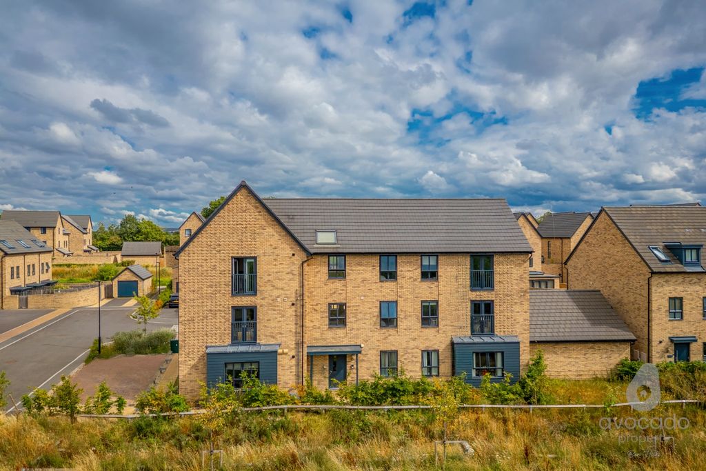 Property photo 1 of 33 4385132