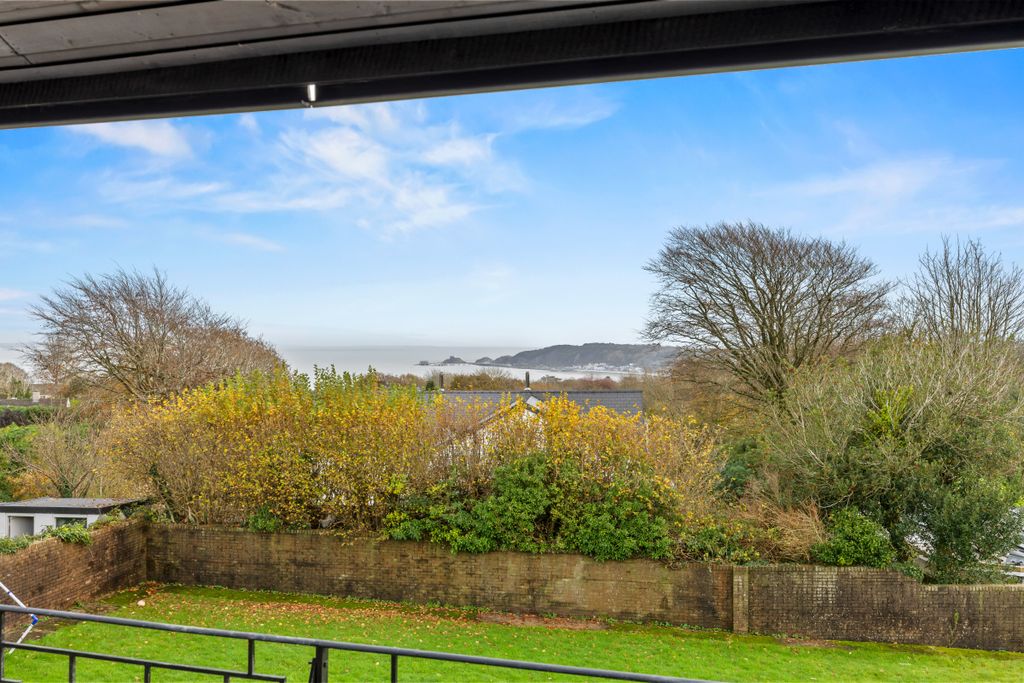 Property photo 2 of 51