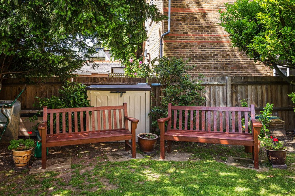 Property photo 3 of 16 Picture No. 21