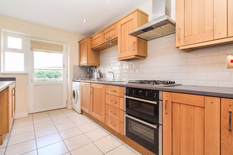 Property photo 3 of 21 Kitchen