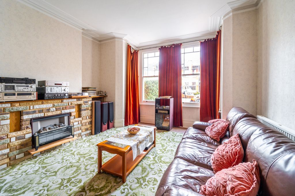 Property photo 2 of 13 Ndb03243