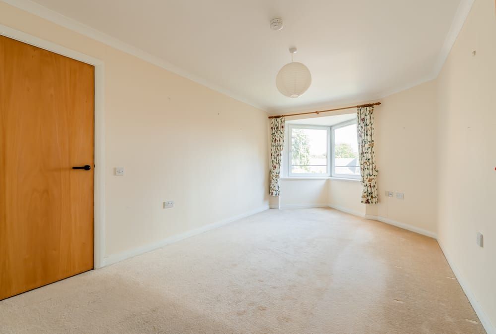 Property photo 3 of 12