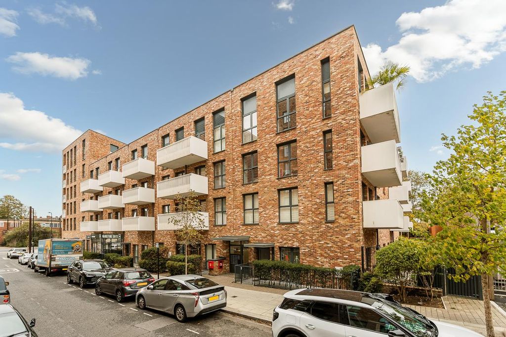 Property photo 1 of 14 8 Howell Court-1.Jpg