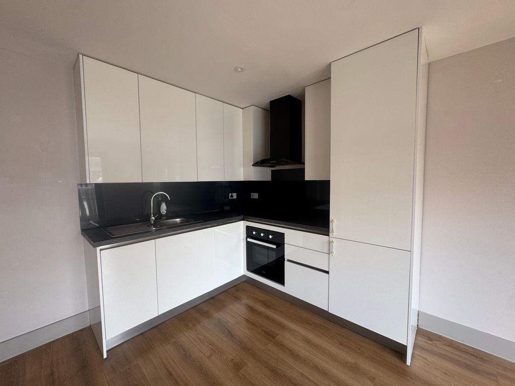 Property photo 3 of 6 Kitchen