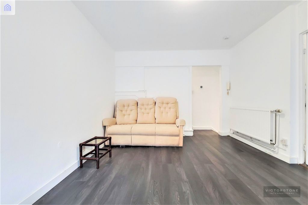 Property photo 3 of 13 1535416