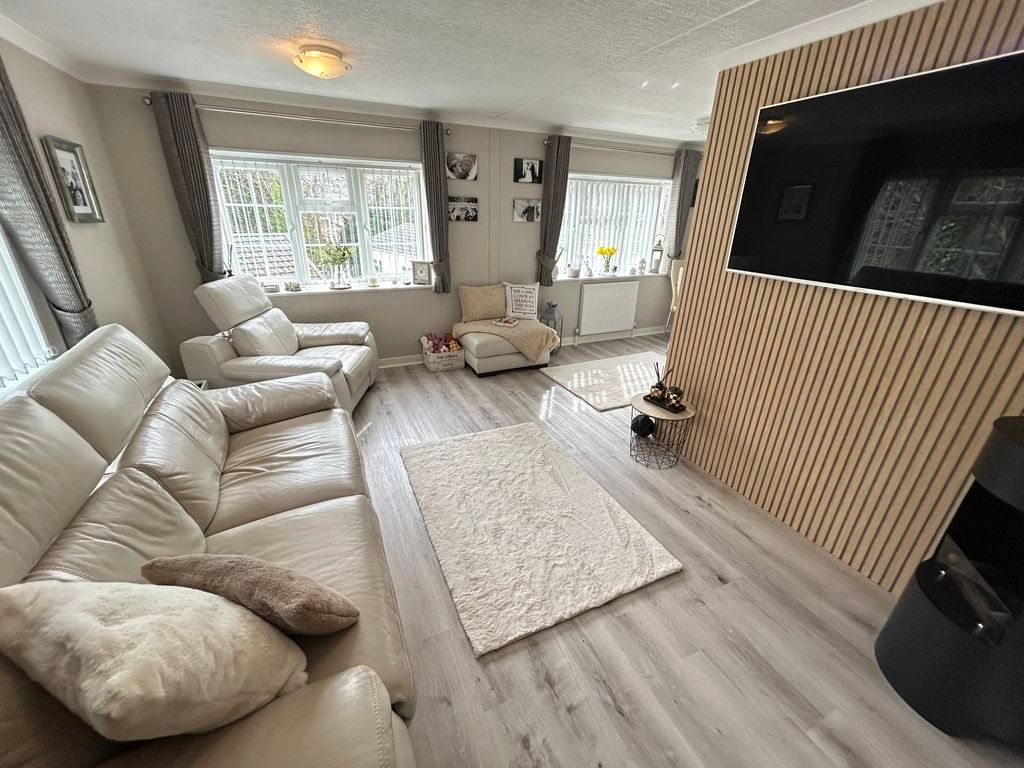 Property photo 3 of 26 Photo 9