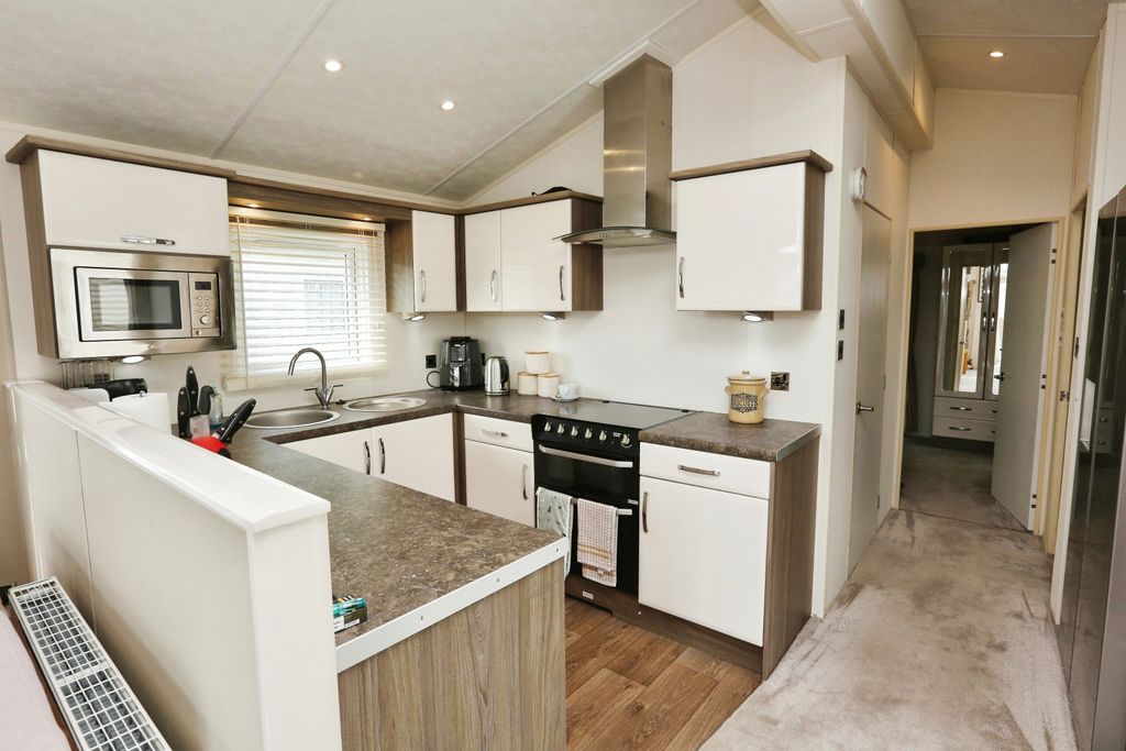Property photo 3 of 17 Photography