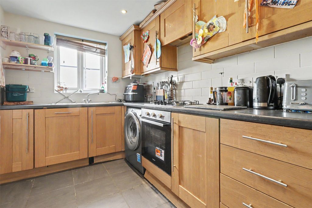 Property photo 3 of 11 3 - Kitchen