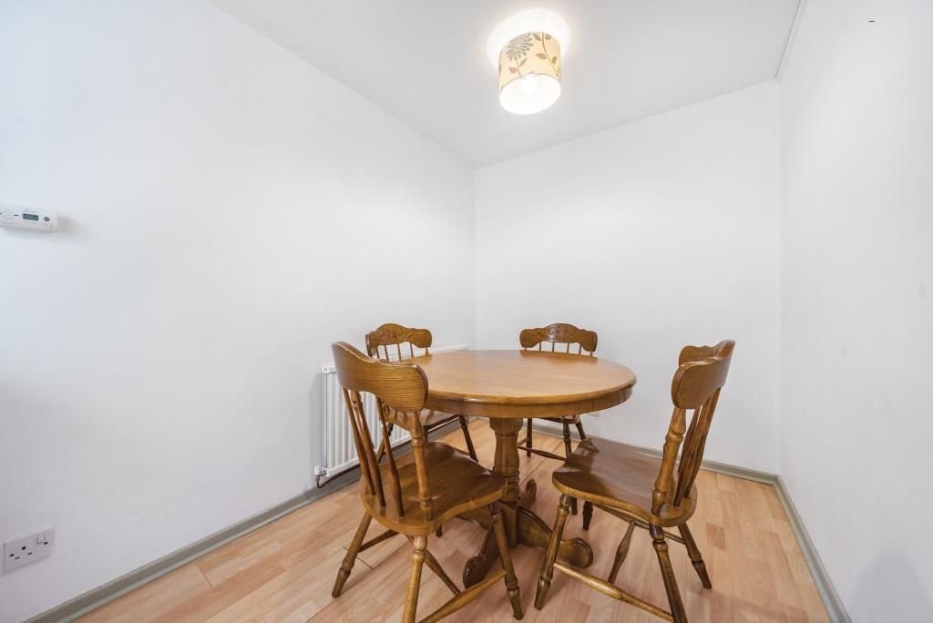 Property photo 3 of 11 Dining Area
