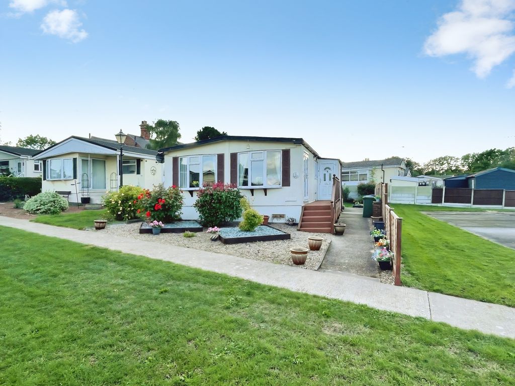 Property photo 1 of 15 546111Be-54065Bfe-Ed44-4272-8Fb0-F07312Ab3d74