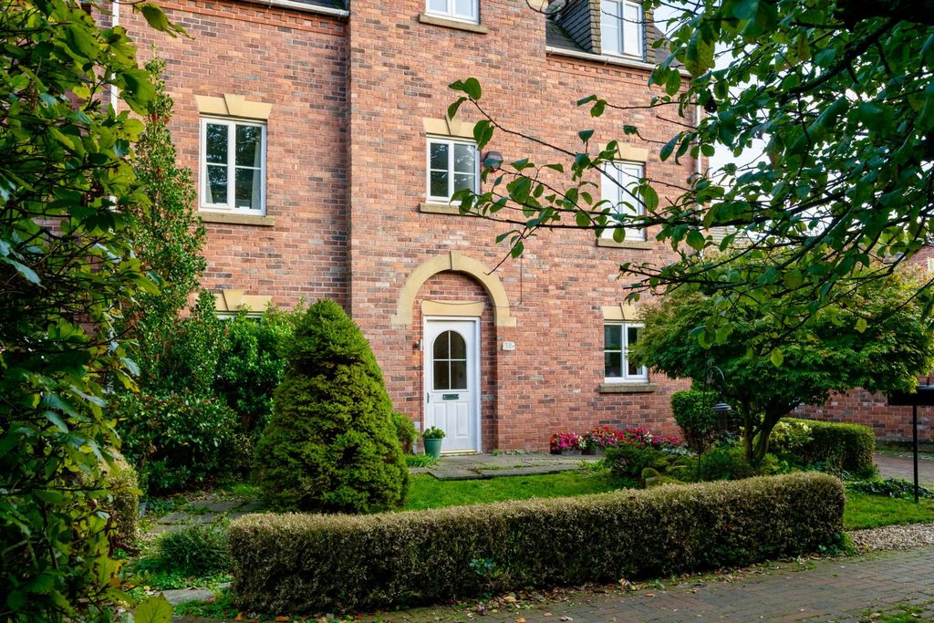 Property photo 2 of 48