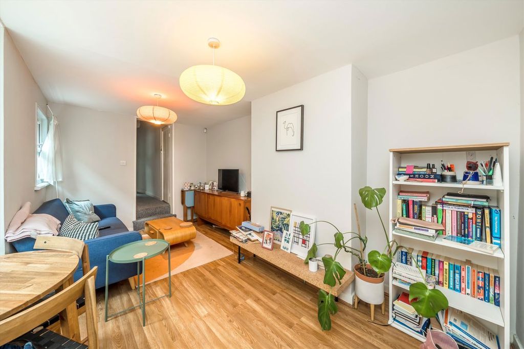 Property photo 2 of 10